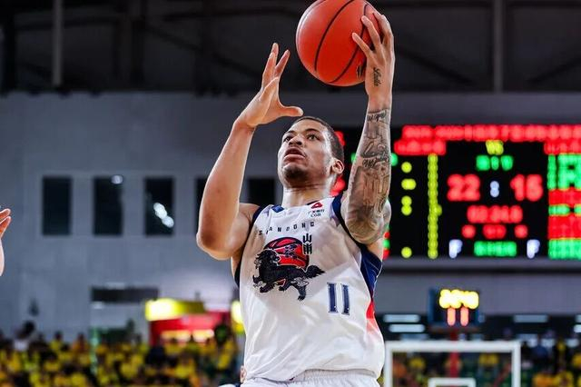 山东男篮末节崩盘遭山西逆转 关键球失误暴露致