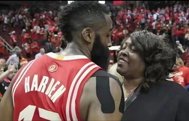 哈登餐厅欠租遭房东封门 法律纠纷牵扯家庭与商