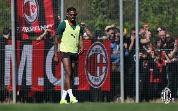 米兰全队集结备战意甲关键战役