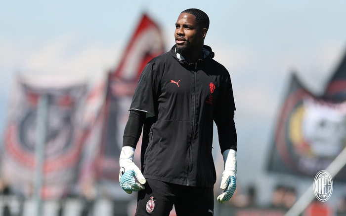 米兰全队集结备战意甲关键战役