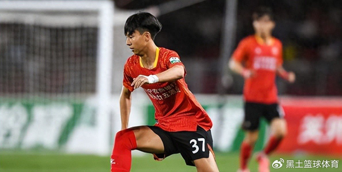 张家鸣英超试训惊艳租借塞尔维亚独造三球征服