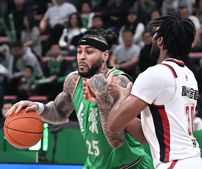 辽宁男篮惨遭浙江逆转 莫兰德统治篮下成唯一亮