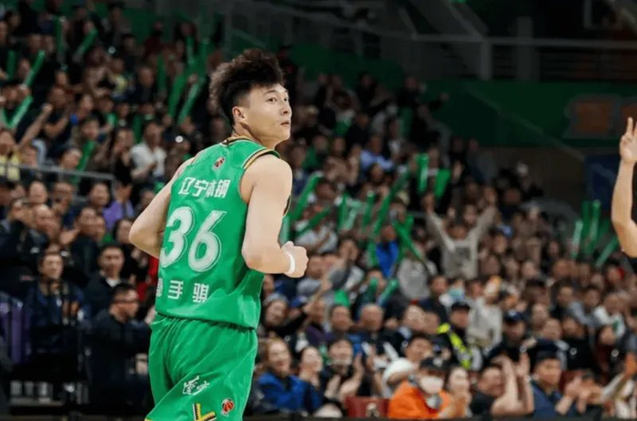 辽宁男篮惨遭浙江逆转 莫兰德统治篮下成唯一亮