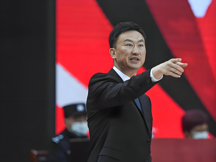 青岛主帅刘维伟怒斥韦瑟斯庞关键失误 痛陈上赛