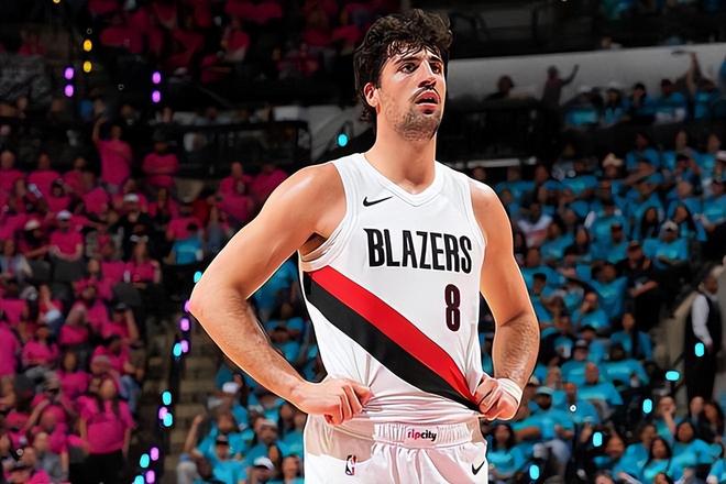 马刺大胜开拓者 阿夫迪亚谈球队韧性与未来挑战