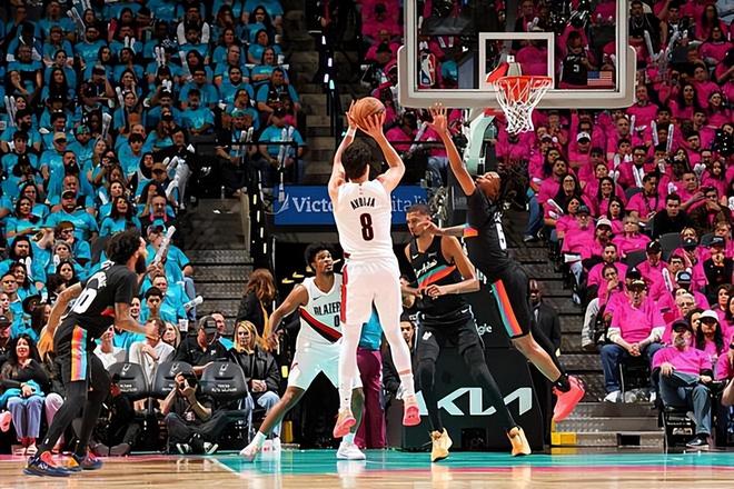 马刺大胜开拓者 阿夫迪亚谈球队韧性与未来挑战