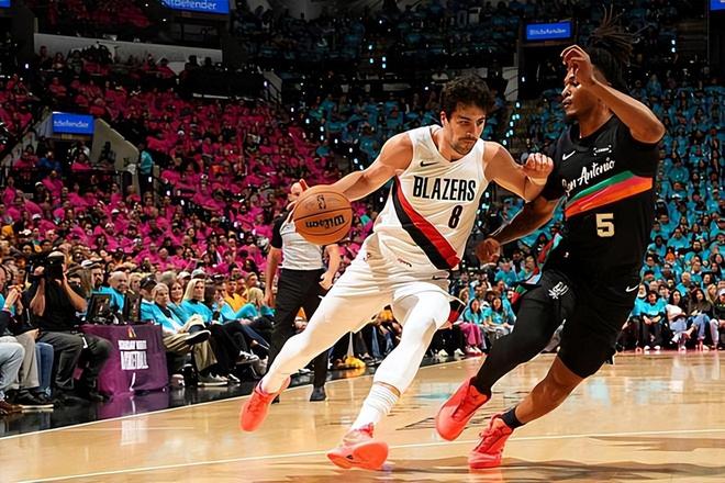 马刺大胜开拓者 阿夫迪亚谈球队韧性与未来挑战