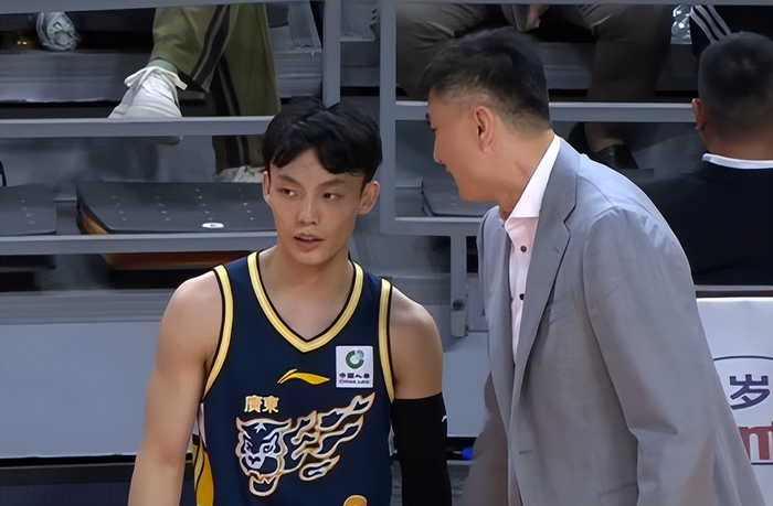 广东男篮力克广州晋级京粤大战